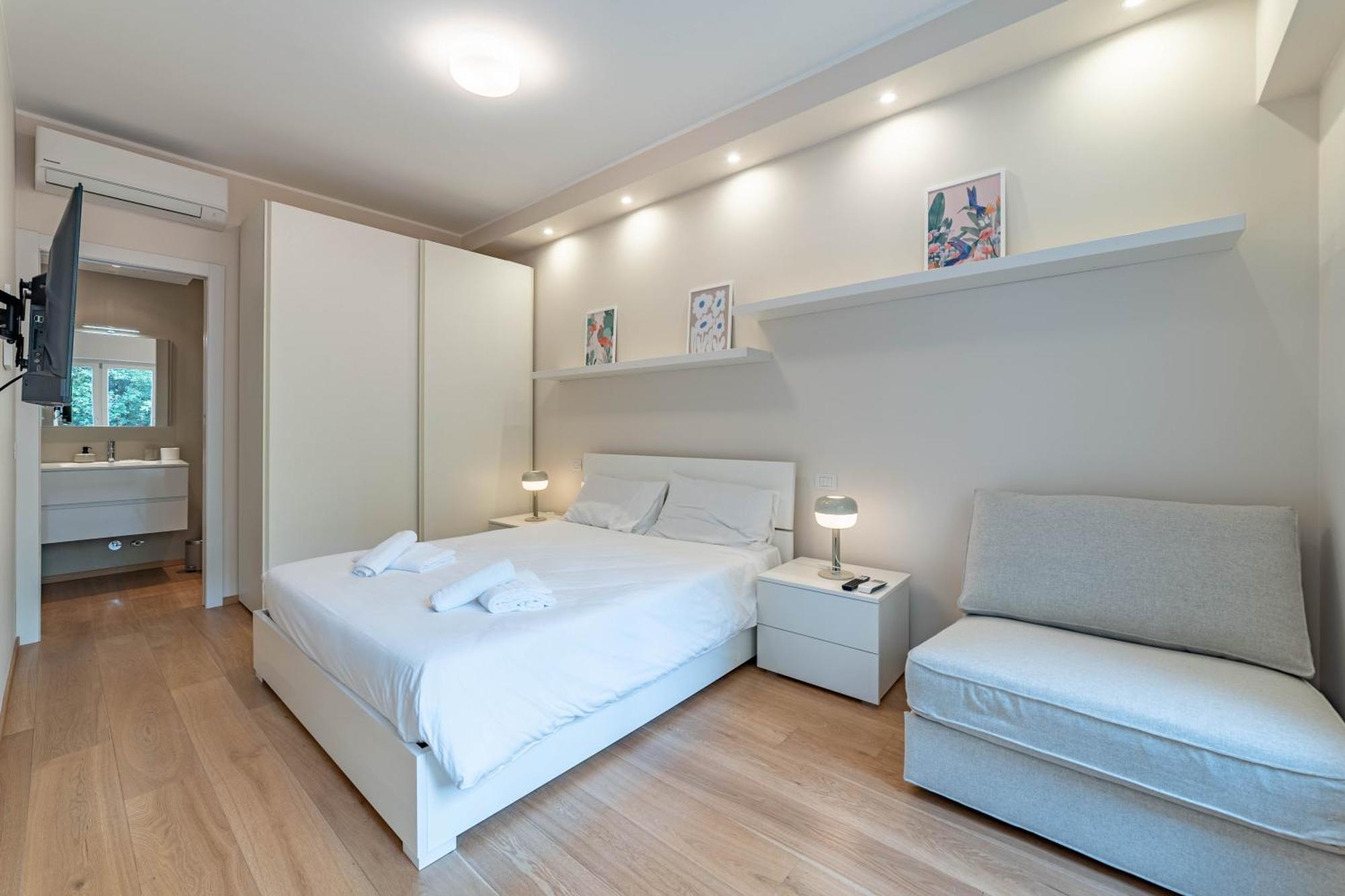 500 M From Corso Sempione, Close To Metro M5 Mailand