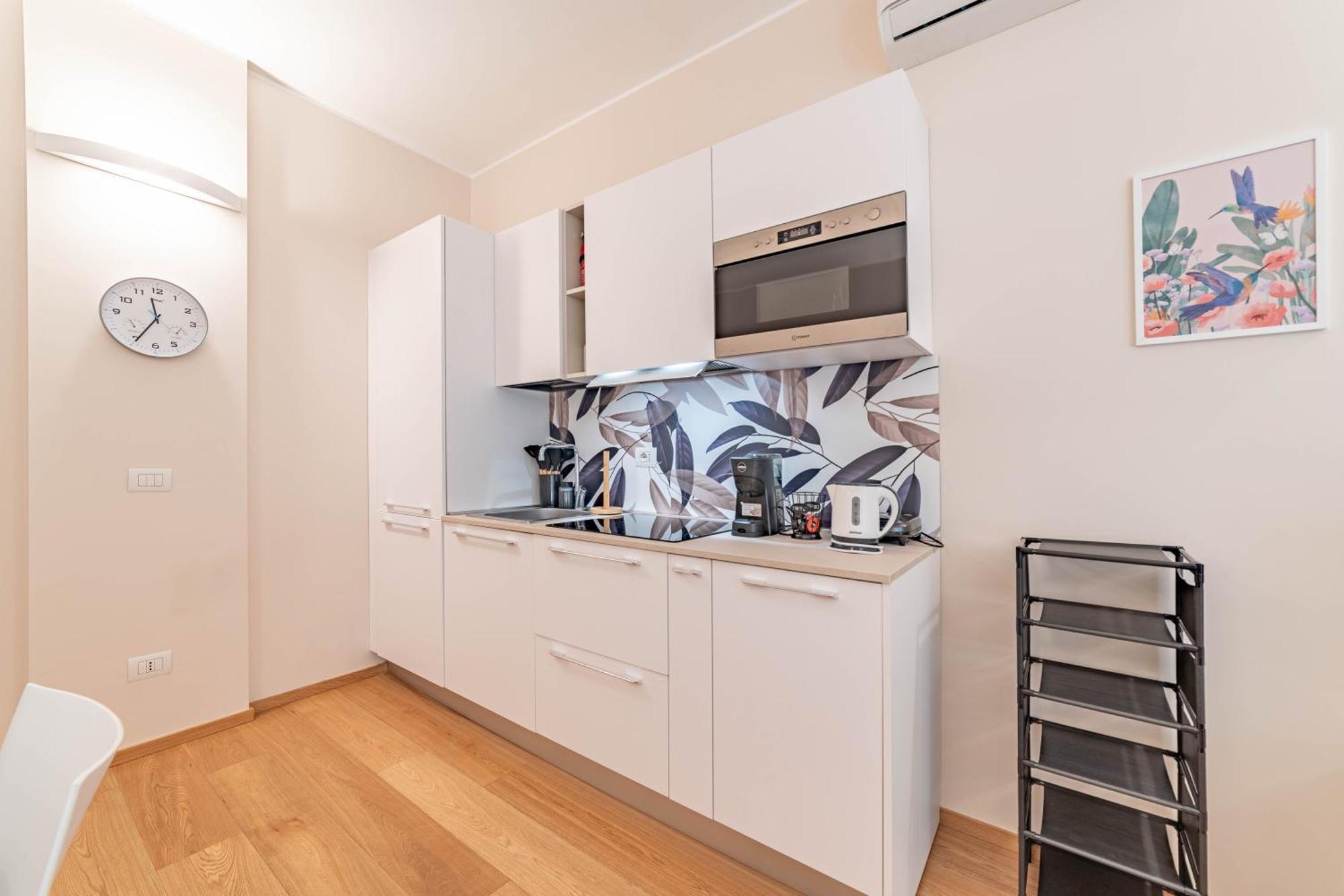 500 M From Corso Sempione, Close To Metro M5 Apartamento